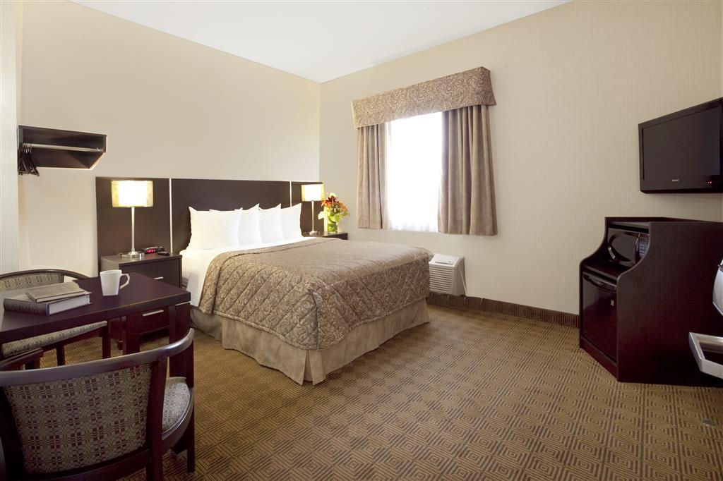 Canadas Best Value Inn Toronto Room photo